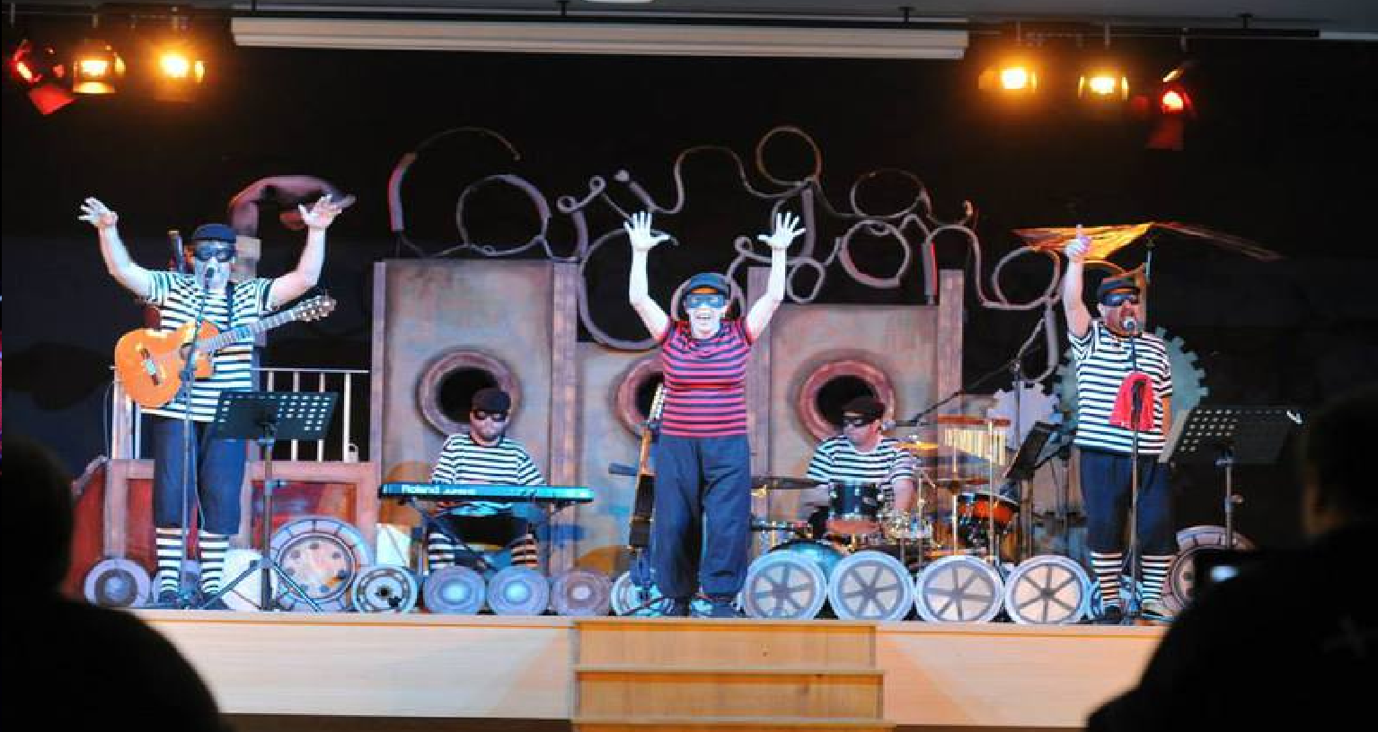 Caringa manos arriba general